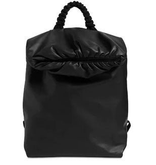 Sac à dos noir en cuir imperméable de la marque Bottega Veneta