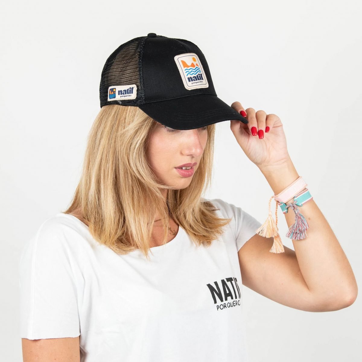 Casquette trucker noire pour femme scaled