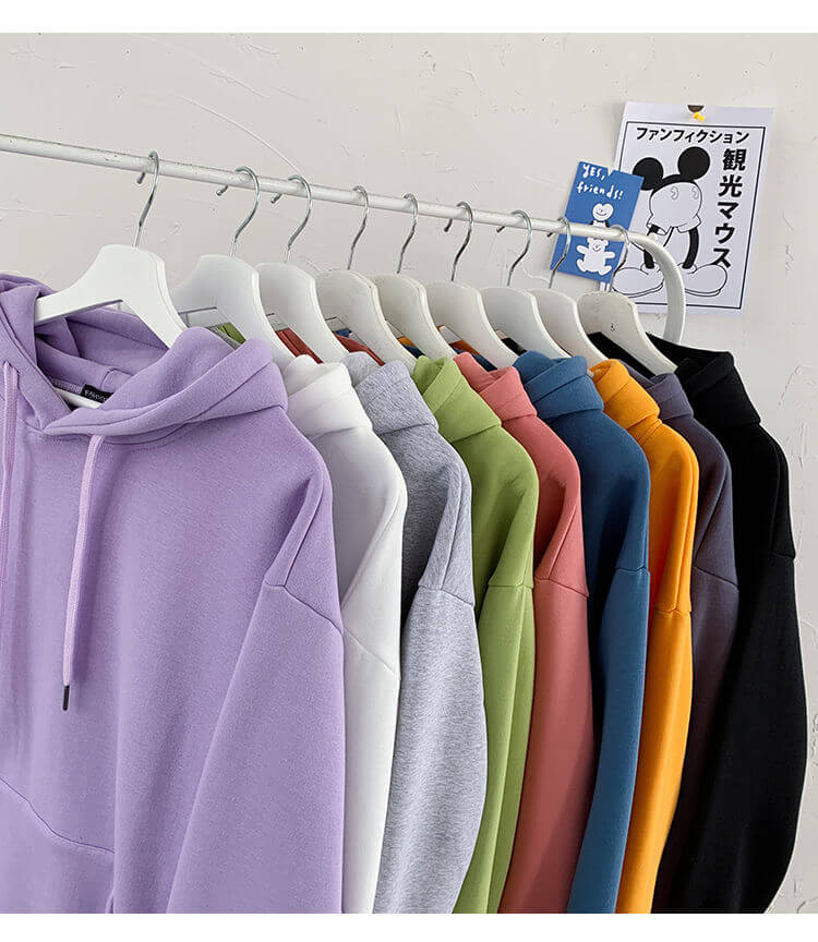 Diferentes colores de sudaderas con capucha para mujer