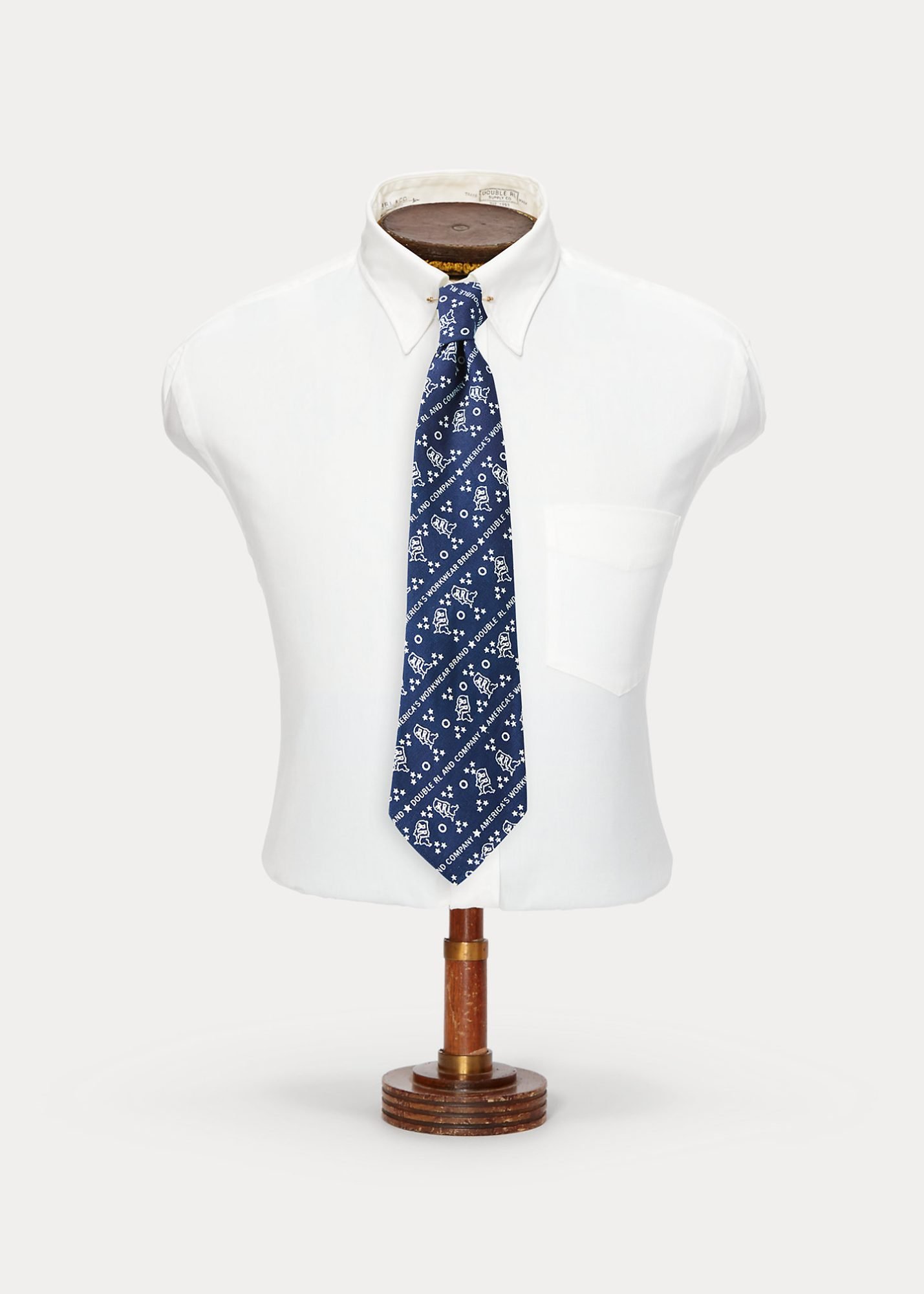 Corbata de algodón con motivos azules y blancos de la marca Ralph Lauren