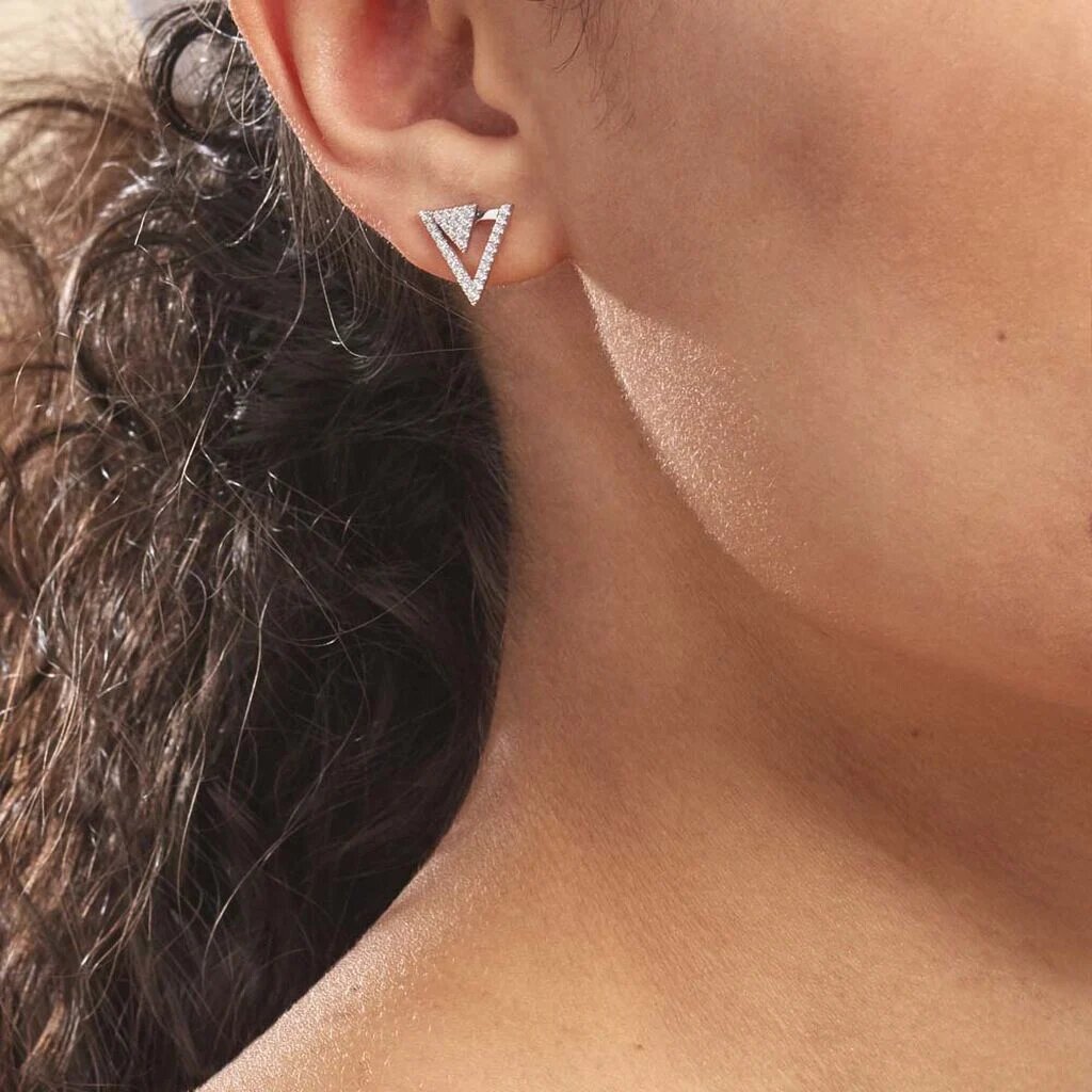 Boucles d'oreille pendantes de forme triangulaire en argent blanco Domnika