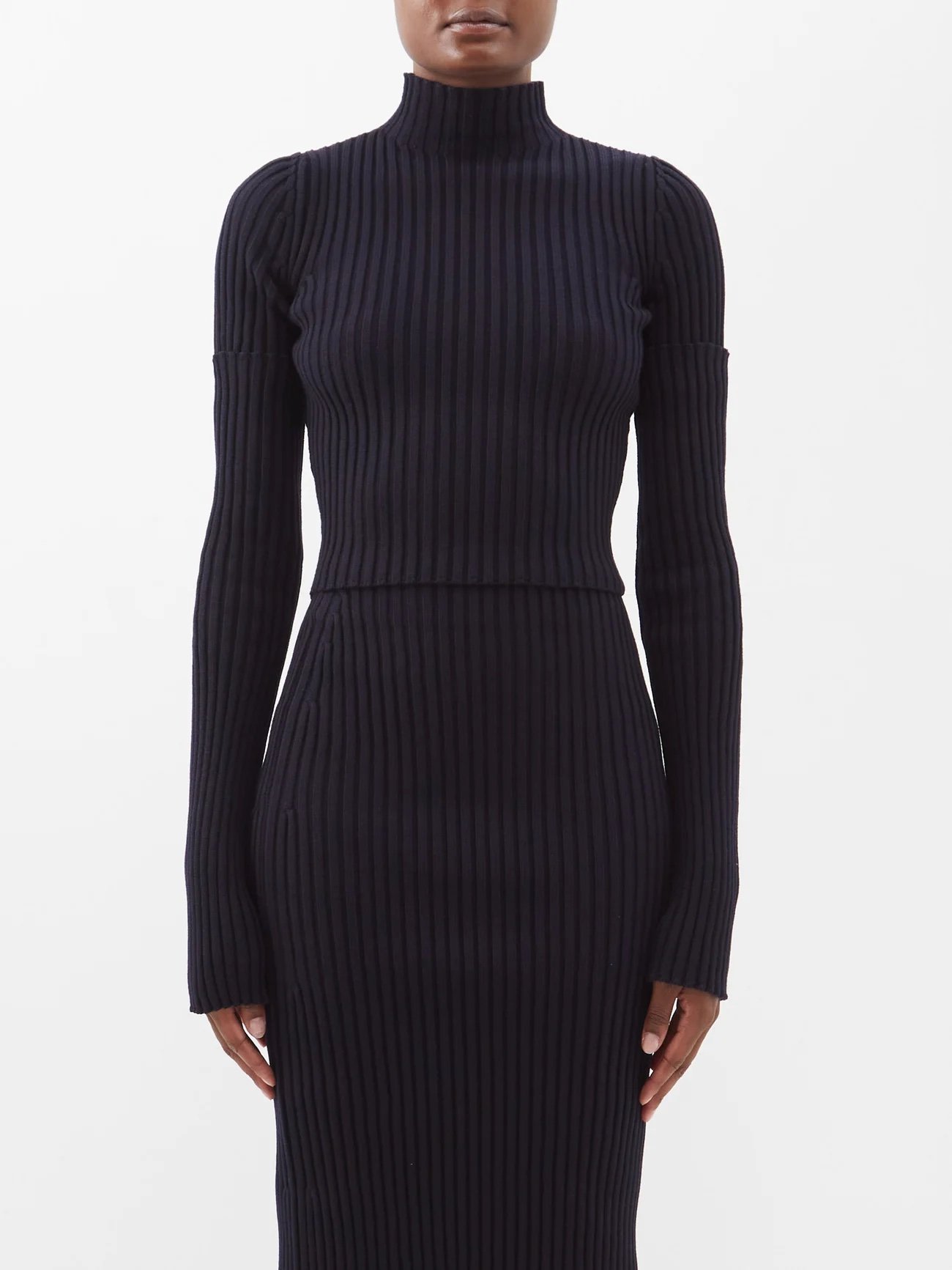 3 razones para invertir en una prenda evolutiva 22 Robe longue Balenciaga à manches amovibles