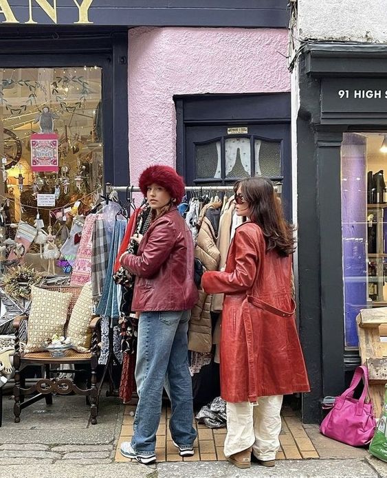 Look aux tons rouges