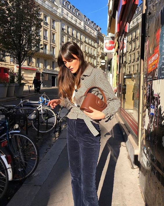 Blazer de tartán con pantalón de pana azul