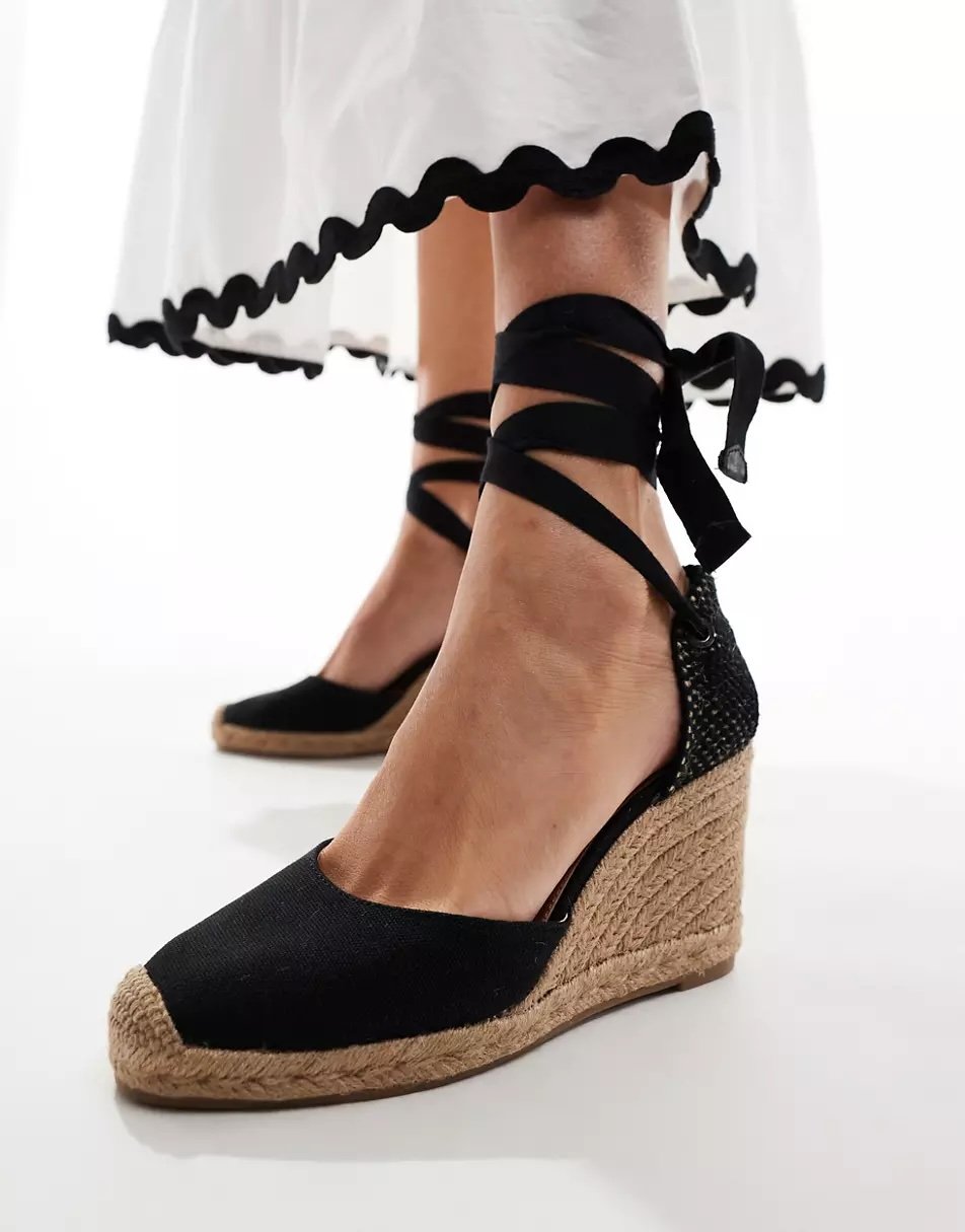 Espadrilles con cuña y cordones negras Mango