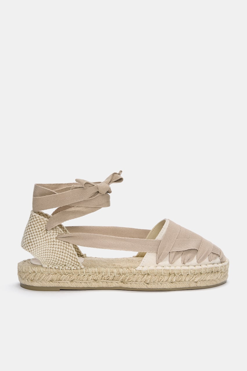 Espadrilles planas con cordones beige Pull & Bear