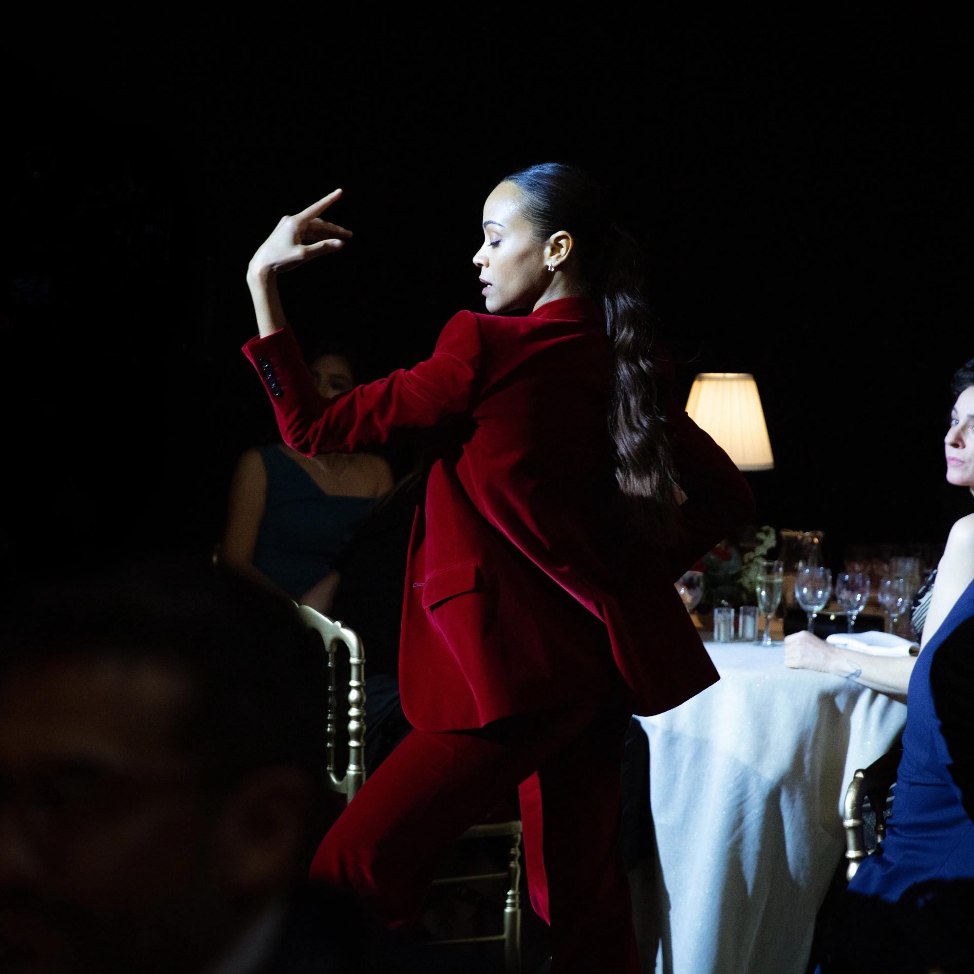 Zoe Saldana como Rita Moro Castro en la película Emilia Pérez de Jacques Audiard, Saint Laurent Productions