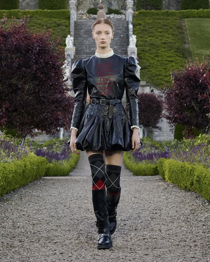 Vestido bordado Dior inspirado en Mary Stuart