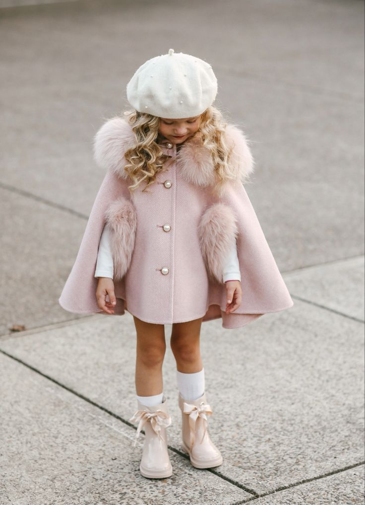 Las 5 tendencias de abrigos para niñas que debes adoptar este invierno 2 Les teintes pastel un souffle de douceur hivernale Les 5 tendances manteaux fille a adopter cet hiver Modalova
