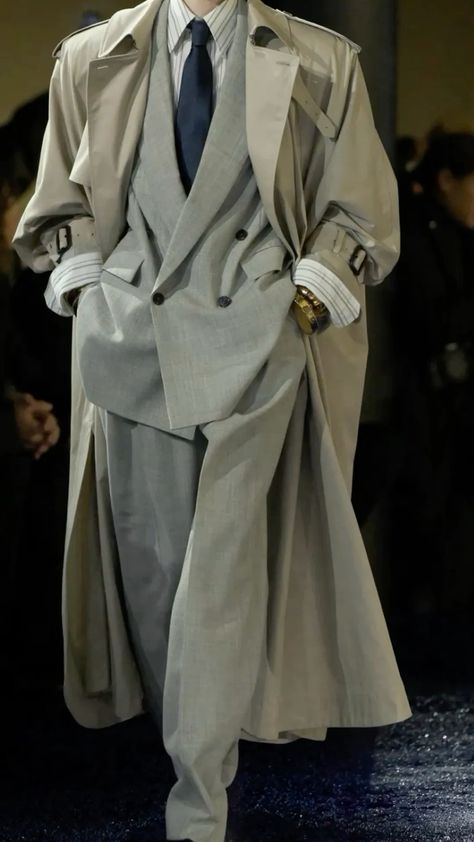 Outfit soft power suiting