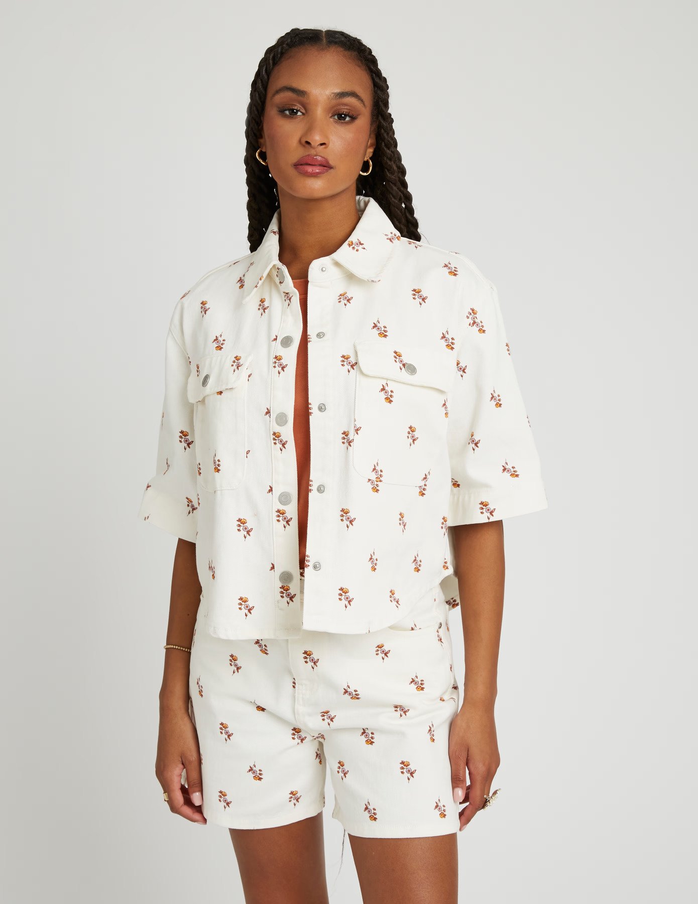 Las nuevas reglas para llevar la chaqueta en verano 14 Layering estival maitriser les volumes avec justesse Les nouvelles regles pour porter la veste en ete Modalova