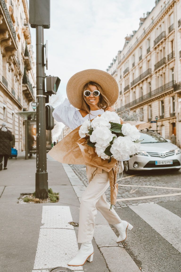 Firma floral: el detalle que marca la diferencia 4 El ramo como extension del outfit Firma floral el detalle que marca la diferencia Modalova