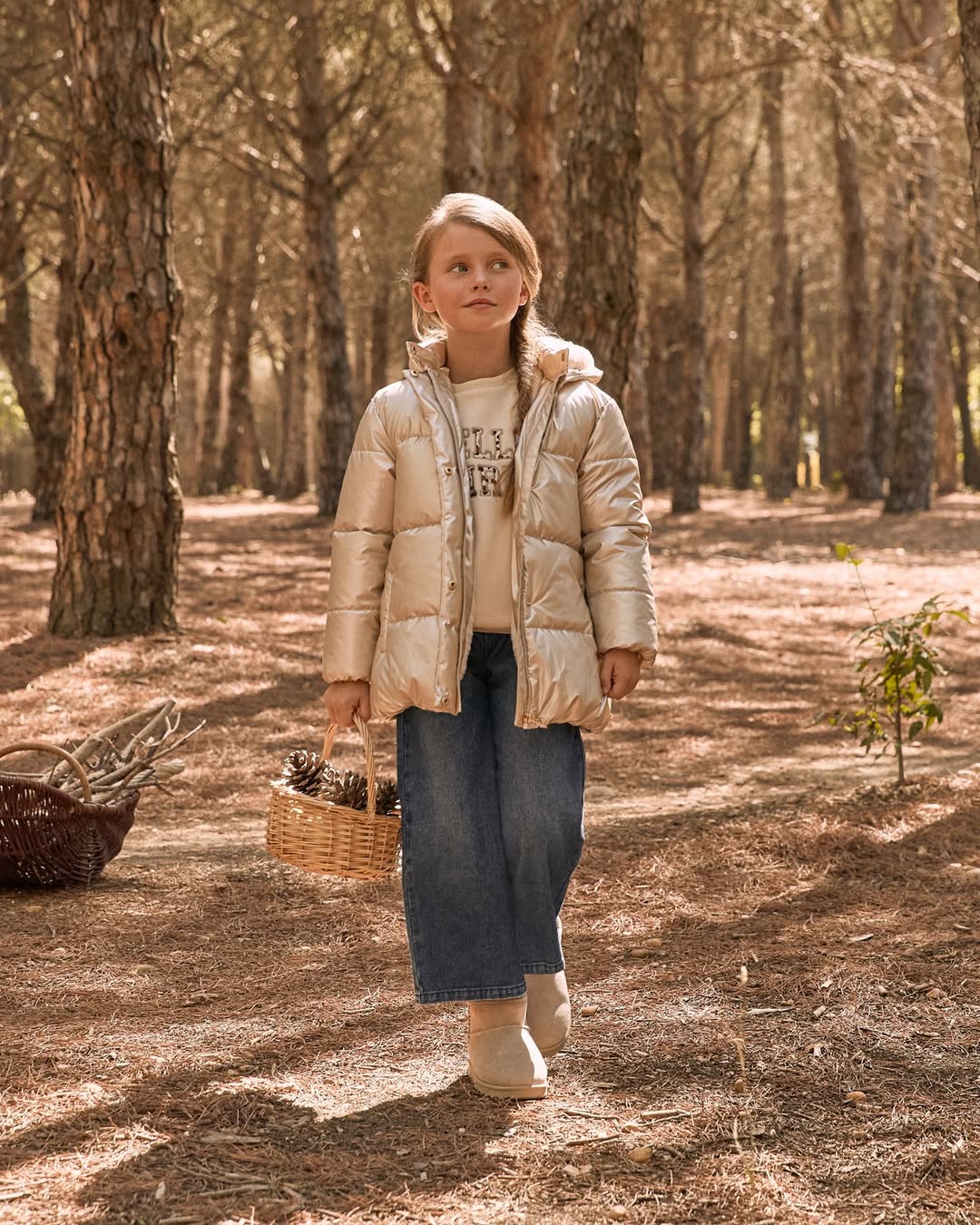 Los imprescindibles mini para un estilo que sigue la temporada 2 La regle des trois couches version enfant chic Les indispensables mini pour un style qui suit la saison Modalova