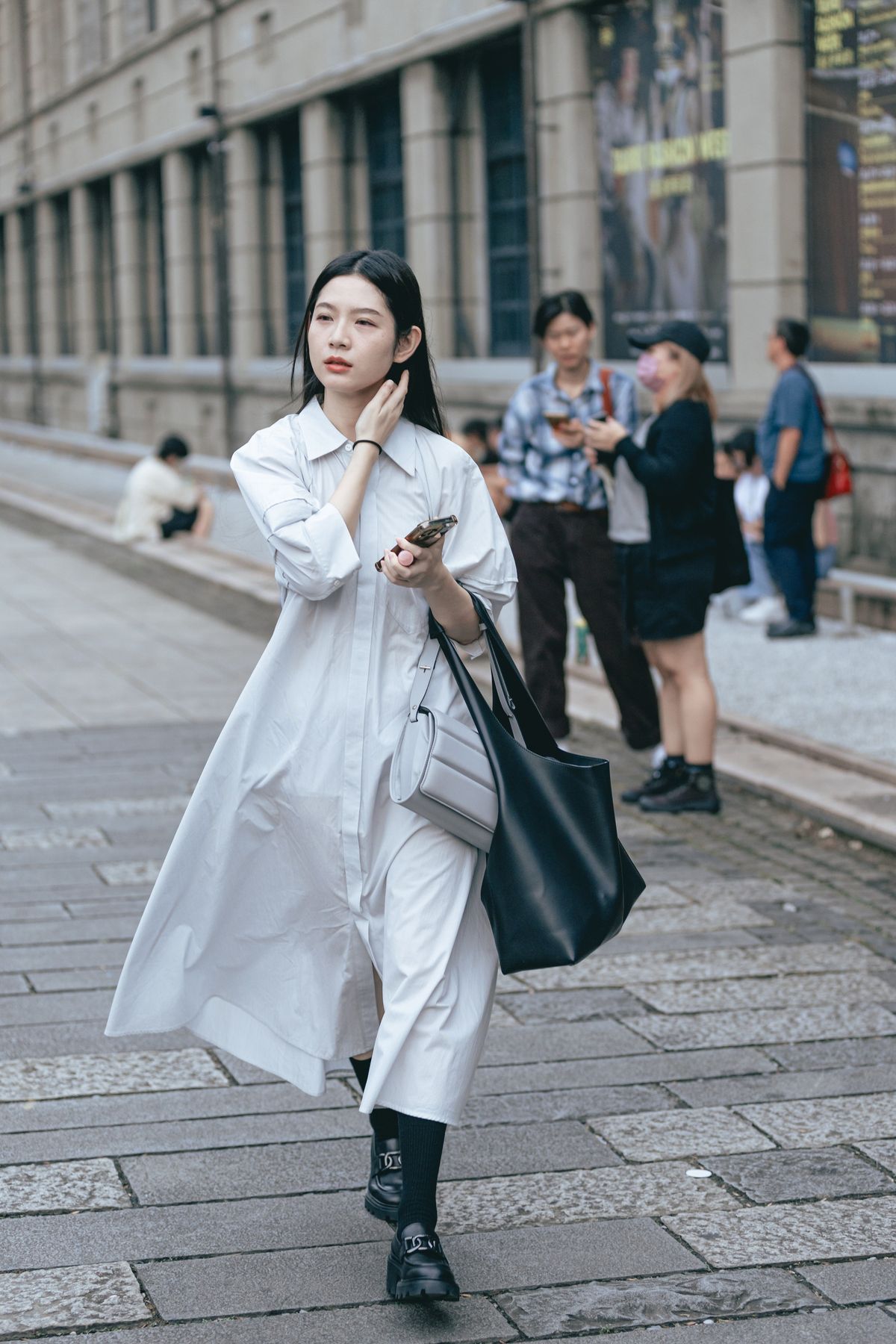 Singapur – Pragmatico pero refinado El arte del estilo en 7 escalas iconicas Modalova