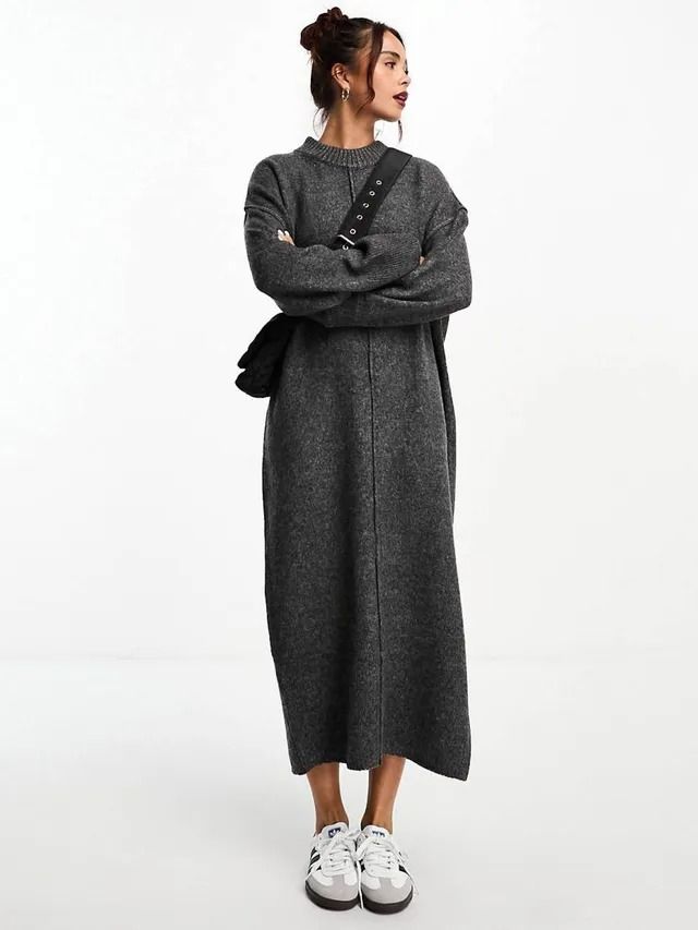 Un guino contemporaneo el vestido con zapatillas Las armonias del invierno vestidos botas y abrigos Modalova