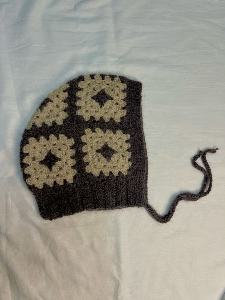 Petite balaclava ajustée avec liens