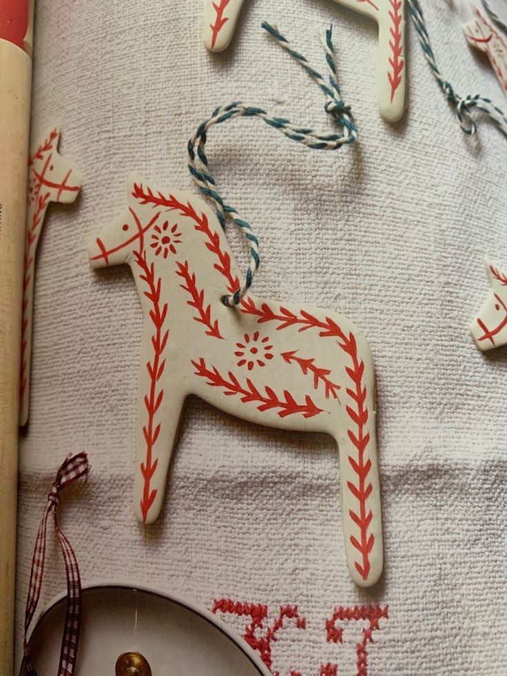 Decoración de árbol de Navidad en arcilla DIY