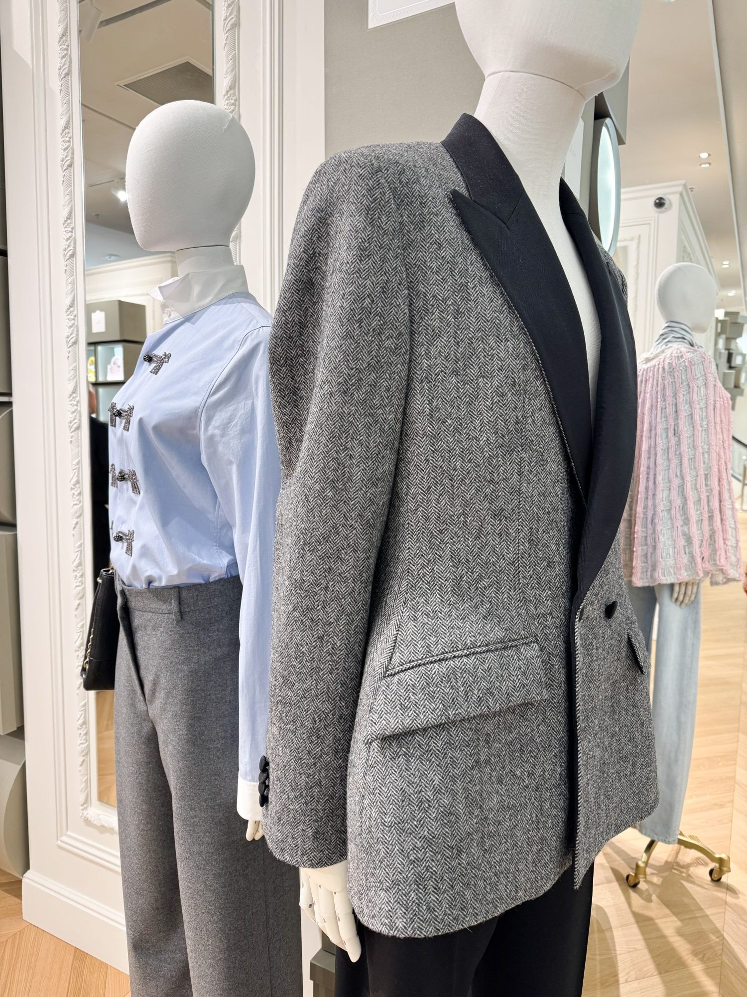 Últimos días para descubrir el pop-up de Dior en Bon Marché 7 Chaqueta Dior Jonathan Anderson foto Pauline PINOT