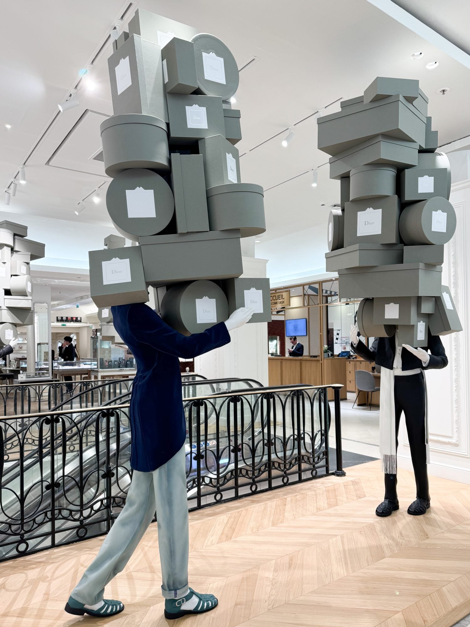 Últimos días para descubrir el pop-up de Dior en Bon Marché 4 Pop-up Dior Jonathan Anderson Verano 2026 Bon Marché foto Pauline PINOT