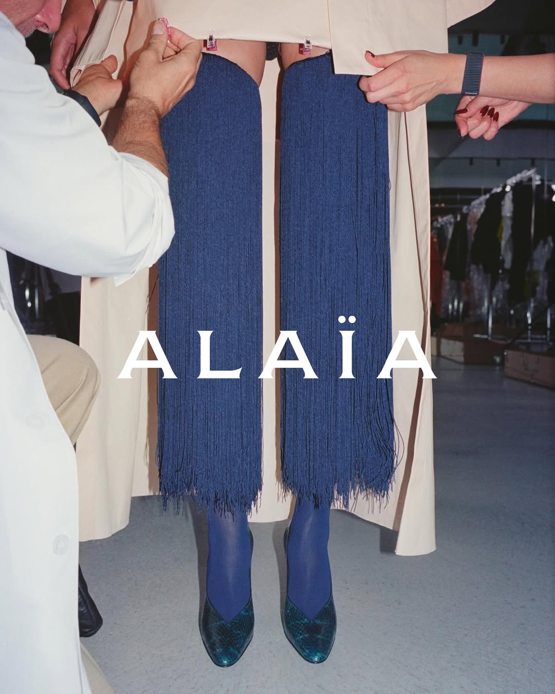 ¿La tendencia de los flecos regresa esta primavera? 6 Colección primavera verano 2026 Alaïa tendencia flecos