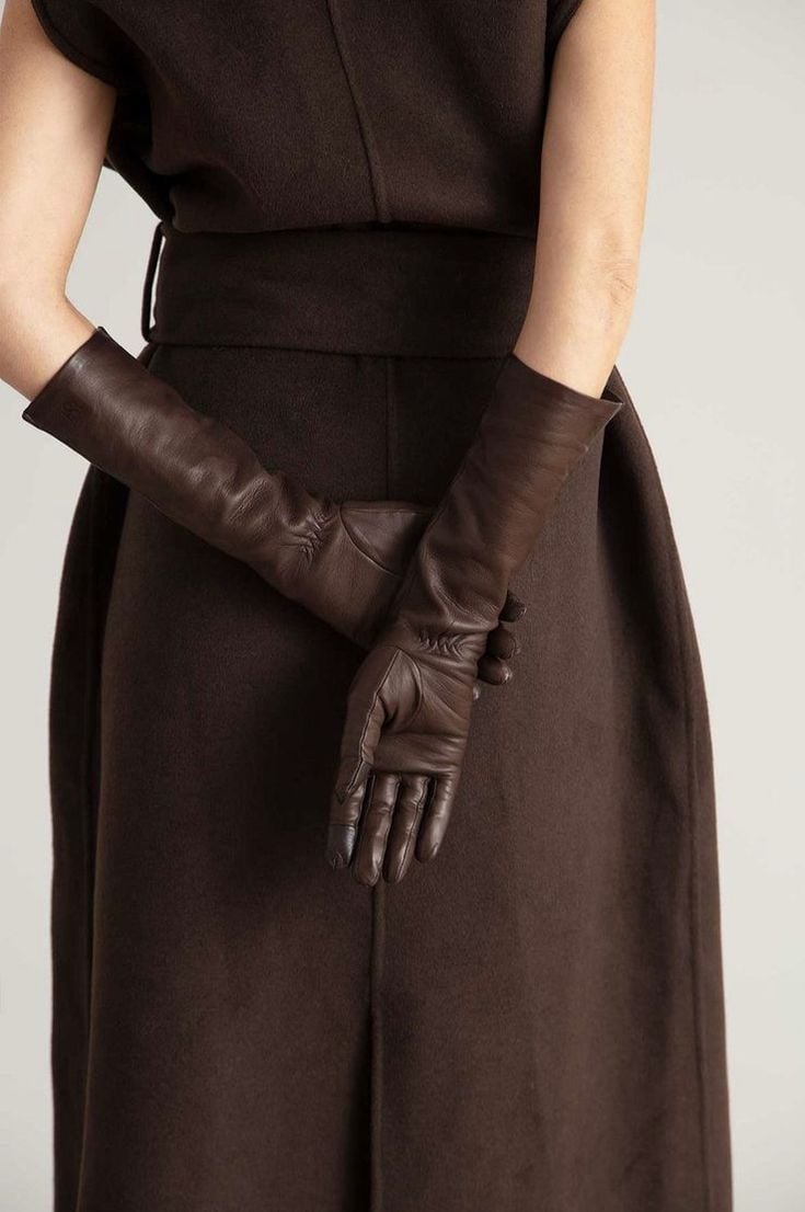 ¿Por qué los guantes siguen siendo un clásico del vestuario? 3 Des innovations qui facilitent la vie au quotidien Pourquoi les gants restent un classique du vestiaire Modalova