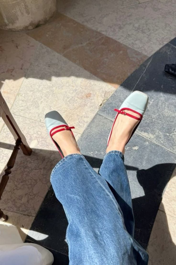 Bailarinas de cuero con hebillas