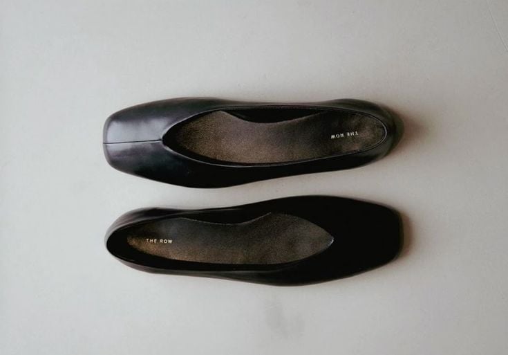 Bailarinas minimalistas de cuero The Row