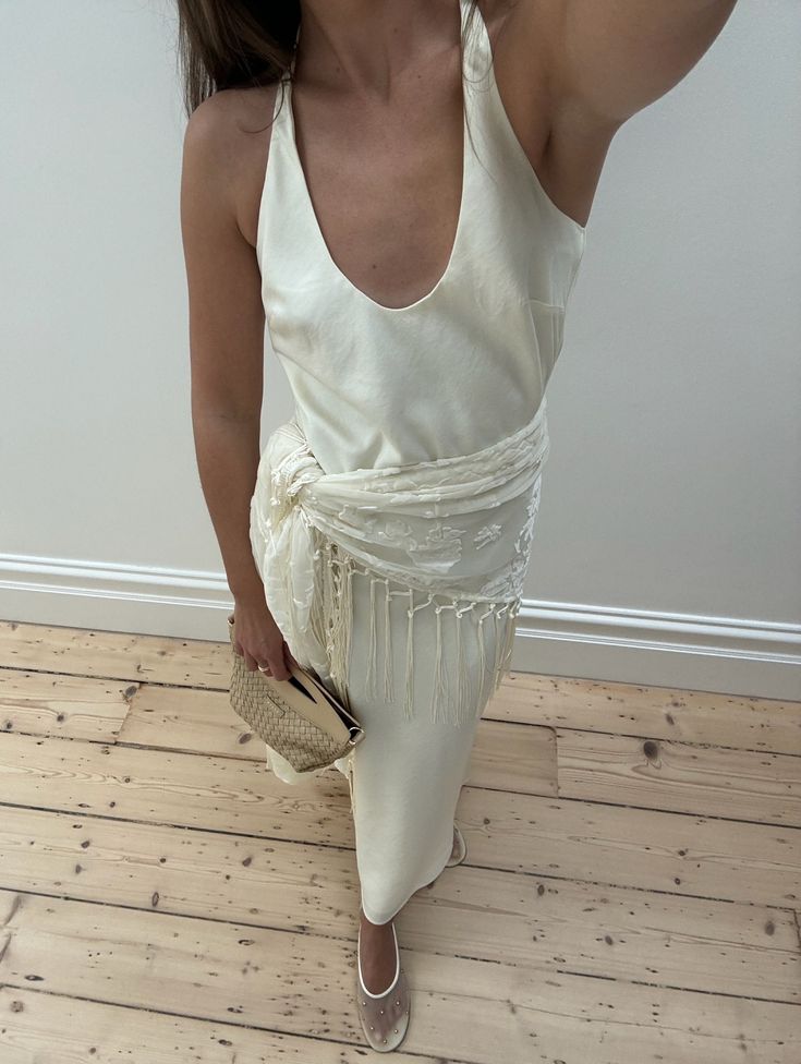 Cinturón de pañuelo: ¿cómo adoptar el pañuelo a la cintura? 5 mattiegouman foulard scarf belting look