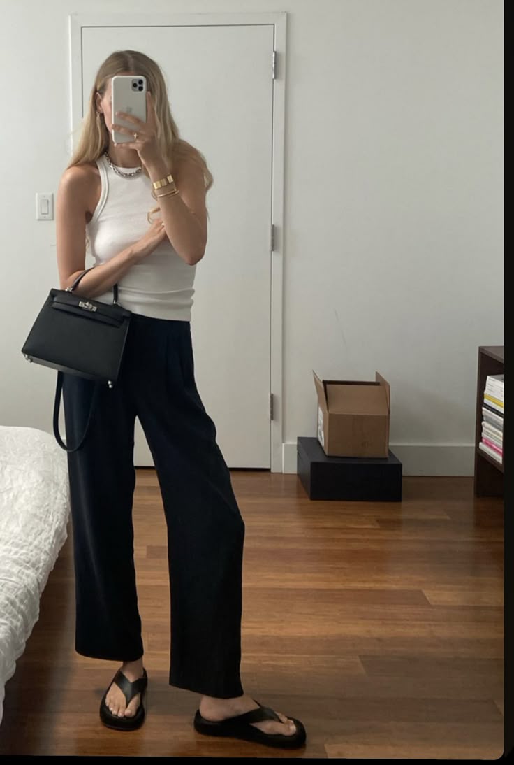 Las cuñas mules: el regreso asumido de las compensadas 14 Look avec wedges flip flops