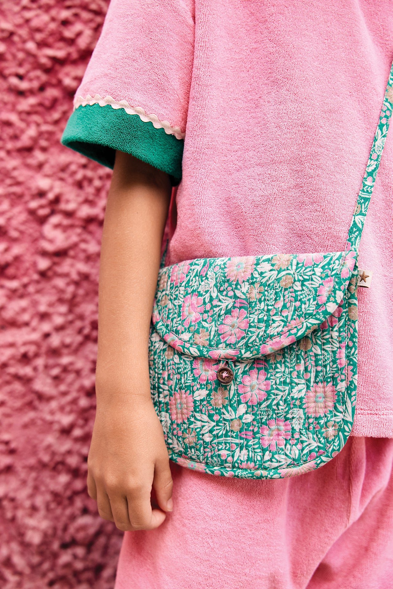 Accesorios de moda infantil: ¿por qué los tiny bags y las mini gafas dominan la tendencia 2026? 3 tinybags bonton