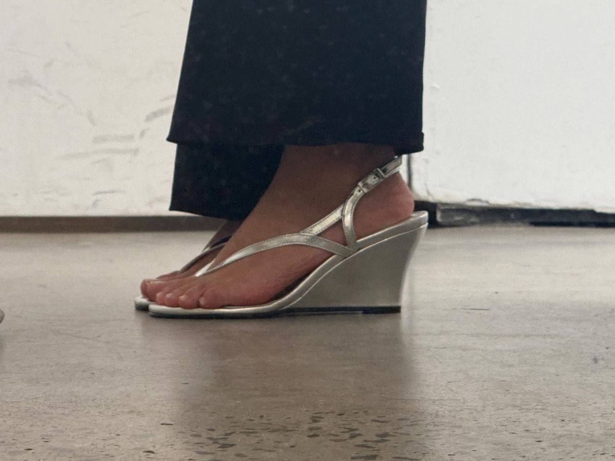 Las cuñas mules: el regreso asumido de las compensadas 2 Look casual wedges shoes