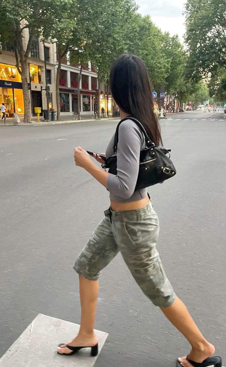 Look sportswear pantalón capri militar