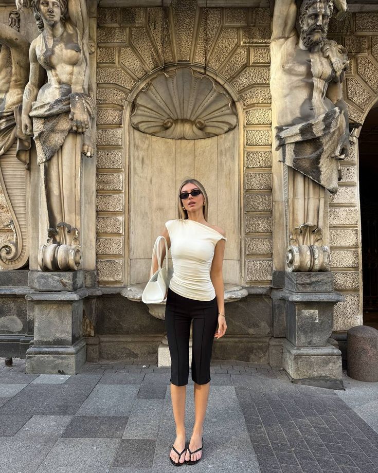 Look primavera verano 2026 pantalones capri