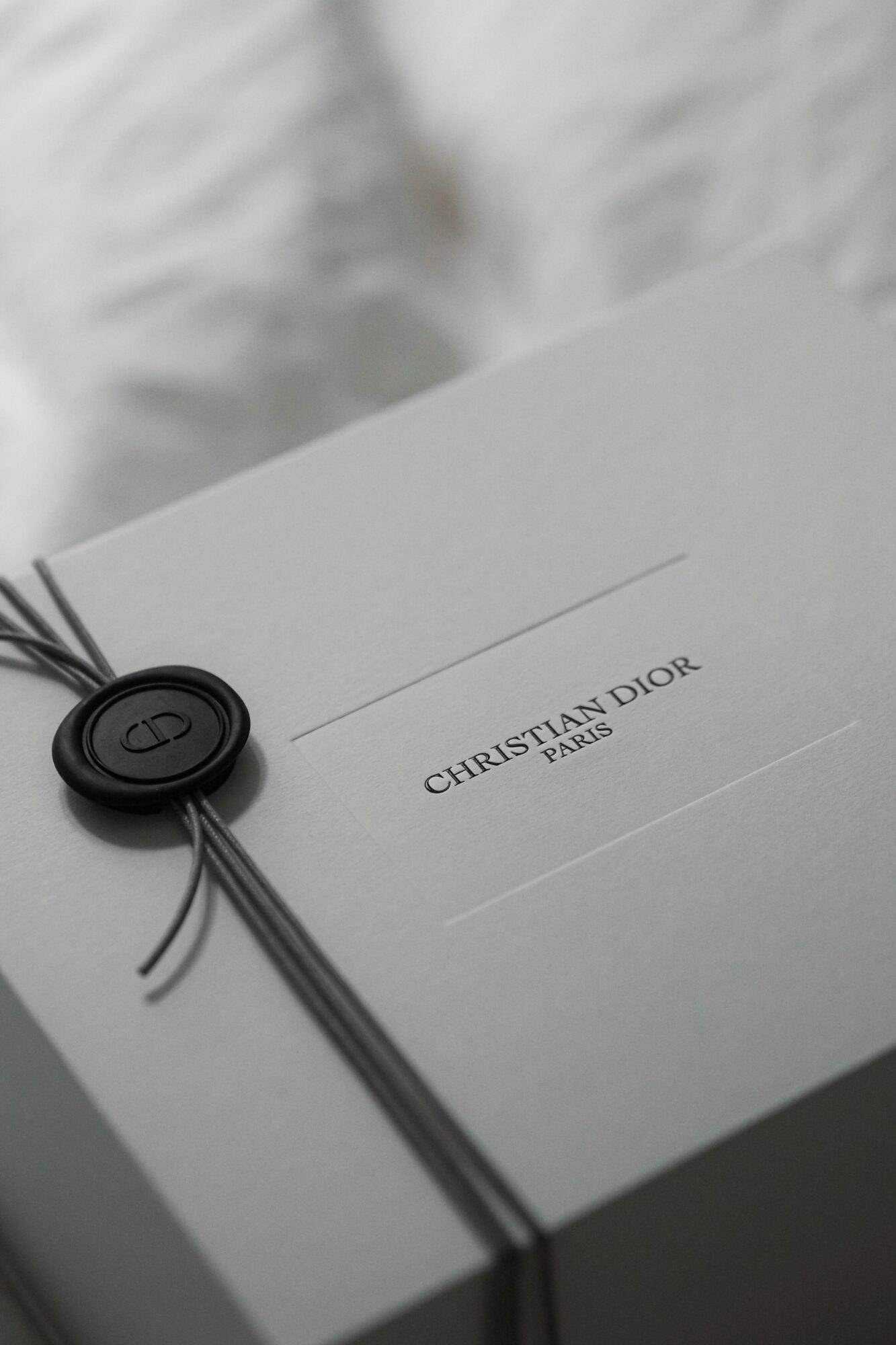 Cuando las grandes casas reinventan la tarjeta de regalo 3 Le Printemps entre creation et patrimoine Quand les grandes maisons reinventent la carte cadeau Modalova