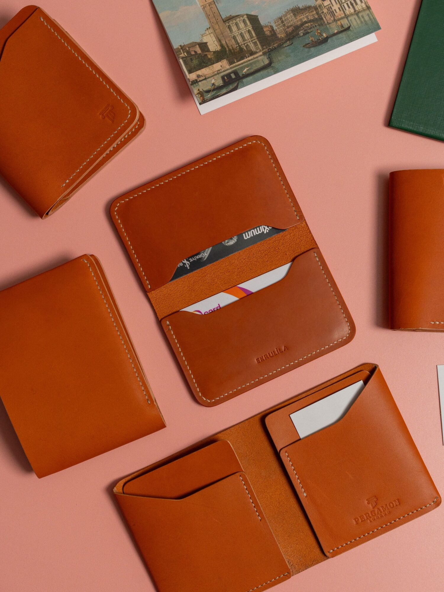 Cuando las grandes casas reinventan la tarjeta de regalo 4 Le vintage comme option singuliere Quand les grandes maisons reinventent la carte cadeau Modalova