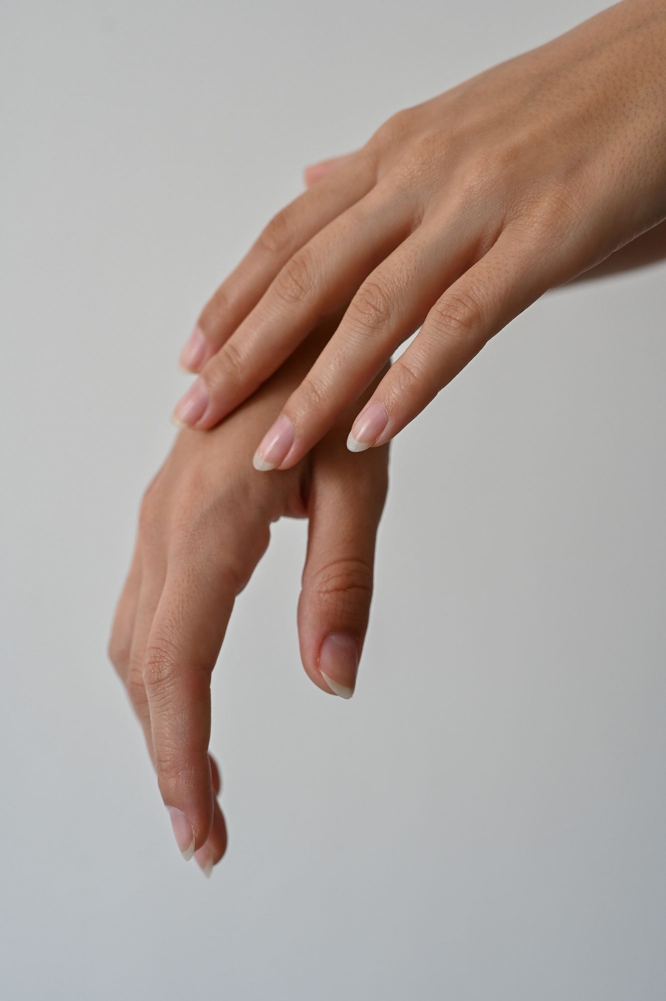 La rutina para unas uñas naturales y bien cuidadas 2 Des ongles naturels qui redefinissent la manucure chic La routine pour des ongles naturels et soignes Modalova