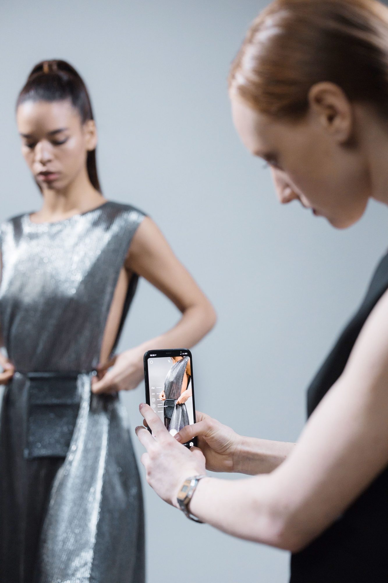 Vestirse digital: las aplicaciones para repensar tu guardarropa 4 Revendre son dressing sans negliger sa securite numerique Dressing digital les applications pour repenser sa garde robe Modalova 1