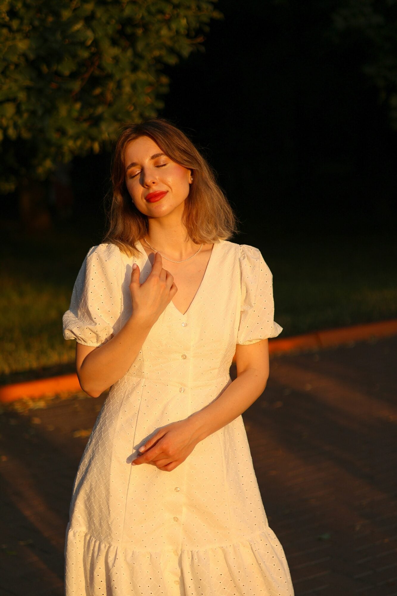 ¿El vestido ideal? Un asunto de corte y silueta 5 Une bonne robe doit aussi savoir ou elle va 1 La robe ideale Une affaire de coupe et de silhouette Modalova